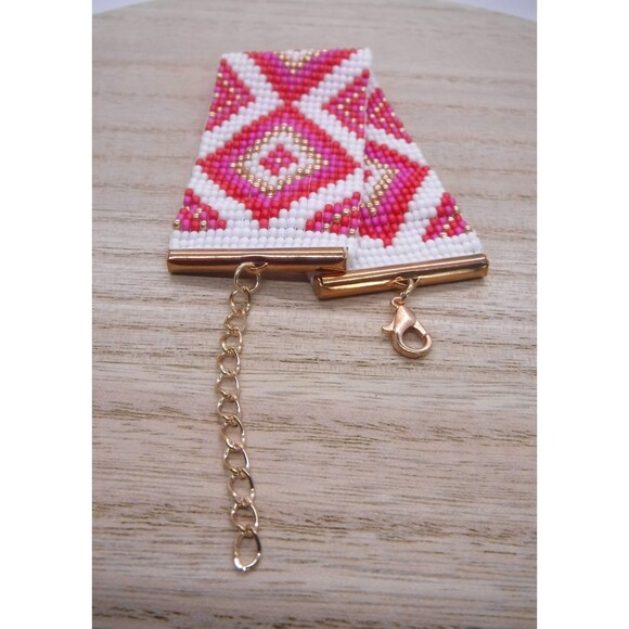 Loom Beaded Bracelet Pinks & White w/ Rose Gold - Picture 4 of 4
